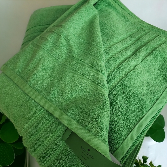 Kate Spade New York Set of 2 Bath Thick Towels Green 100% Cotton 30"x 56" - Picture 2 of 2